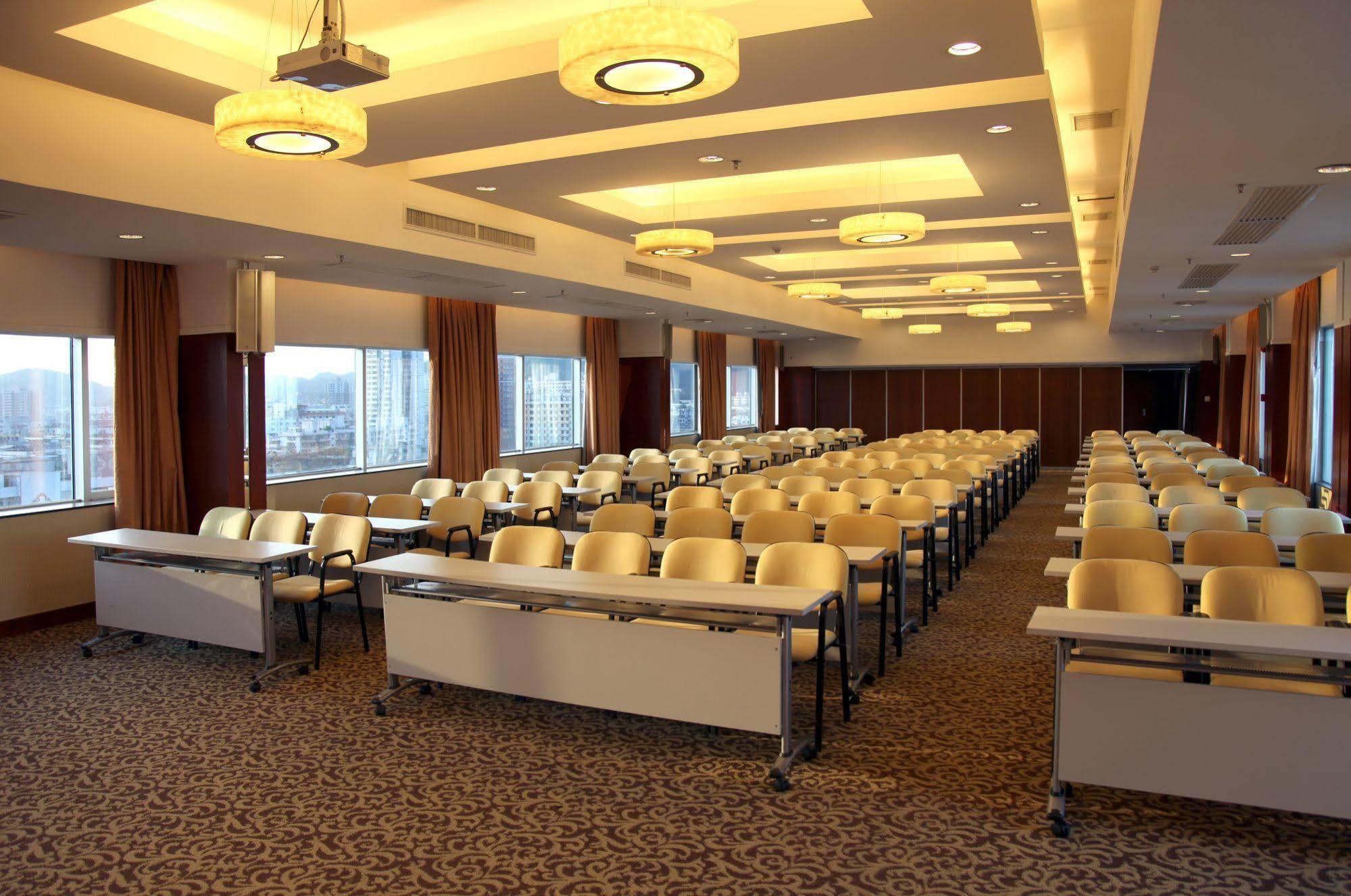 Mandarin Hotel Kanton Exterior foto