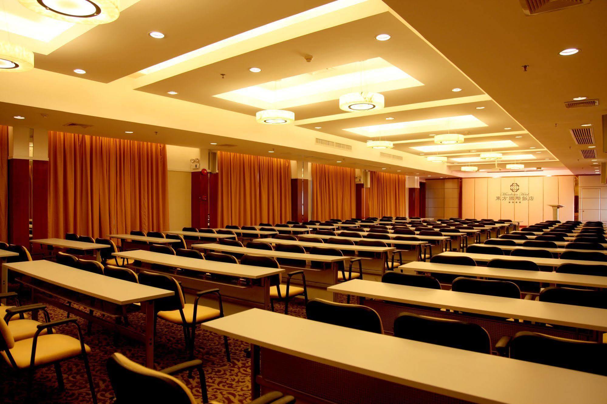 Mandarin Hotel Kanton Exterior foto